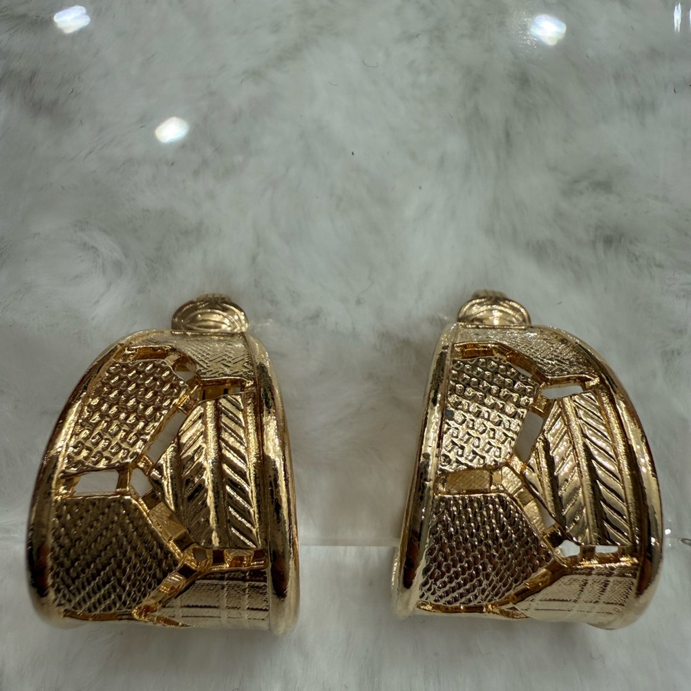 Elegant Sarah Coventry Gold Tone Textured Statement Hoop Earrings